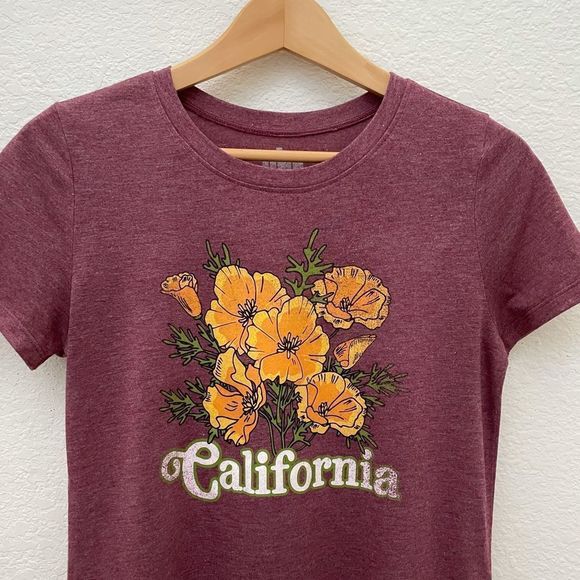 California Poppies Ladies Purple Tee, Classic Tee with Hi Lo Hemline, Sm… - Picture 2 of 7